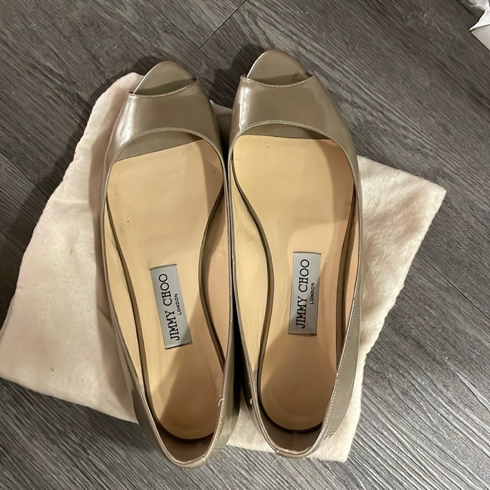 Jimmy Choo Beck Peep Toe Flat Khaki Metallic Patent Leather Gold Enamel Heel - Picture 3 of 16